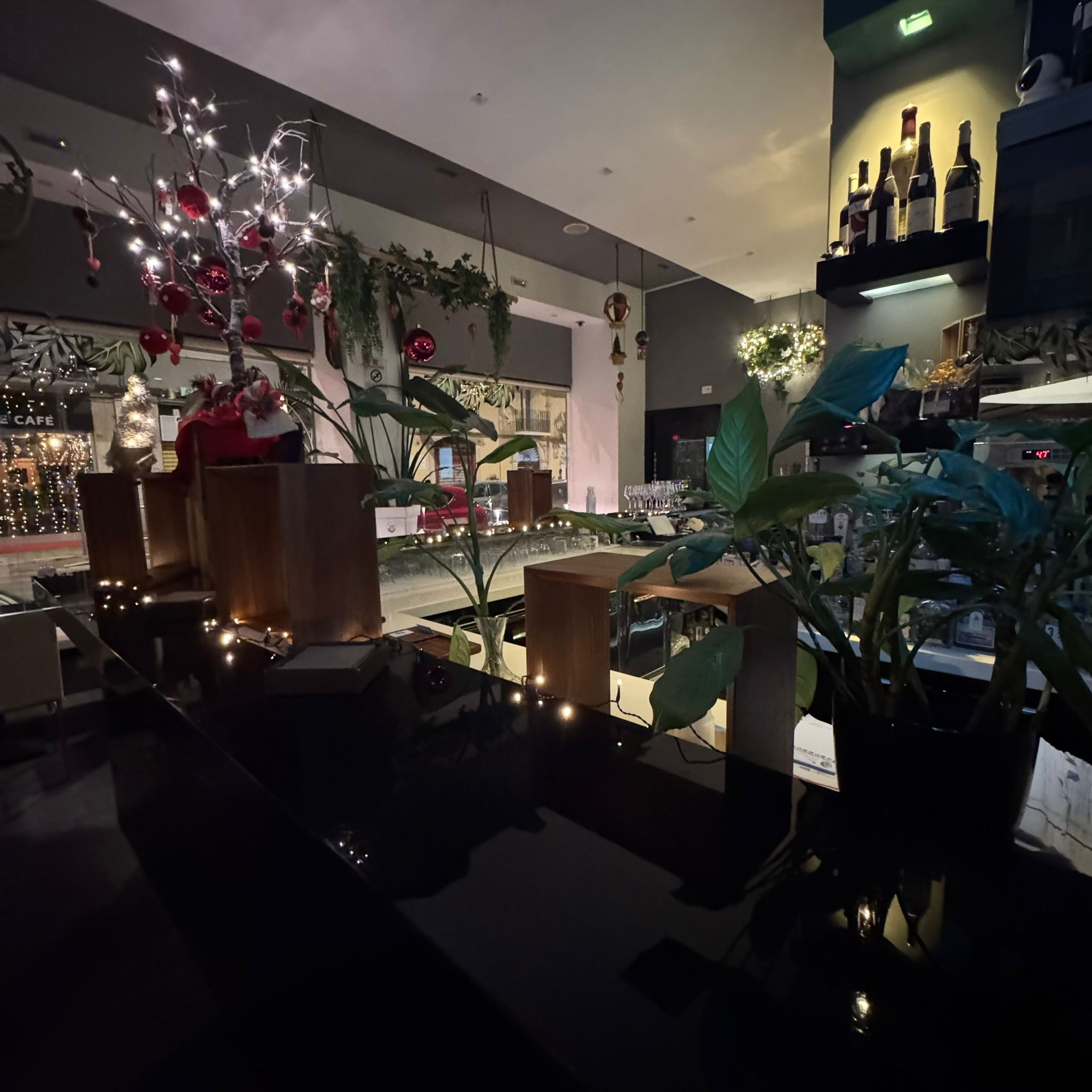 Atmosfera serale del cocktail bar